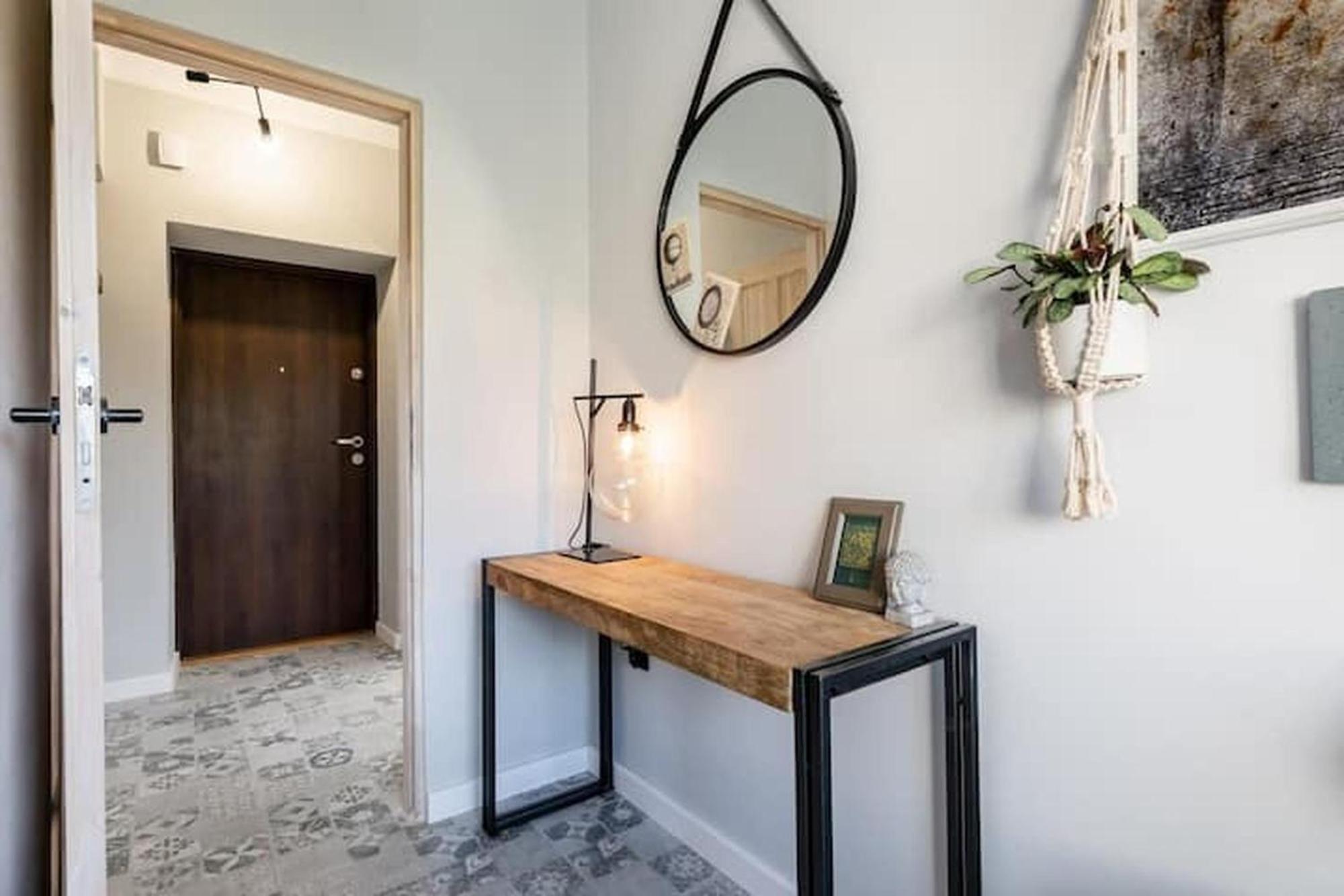 Apartament Smolensk 33/61, 31-112 *